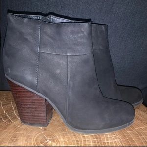 Kenneth Cole Leather Ankle Boot 8 1/2